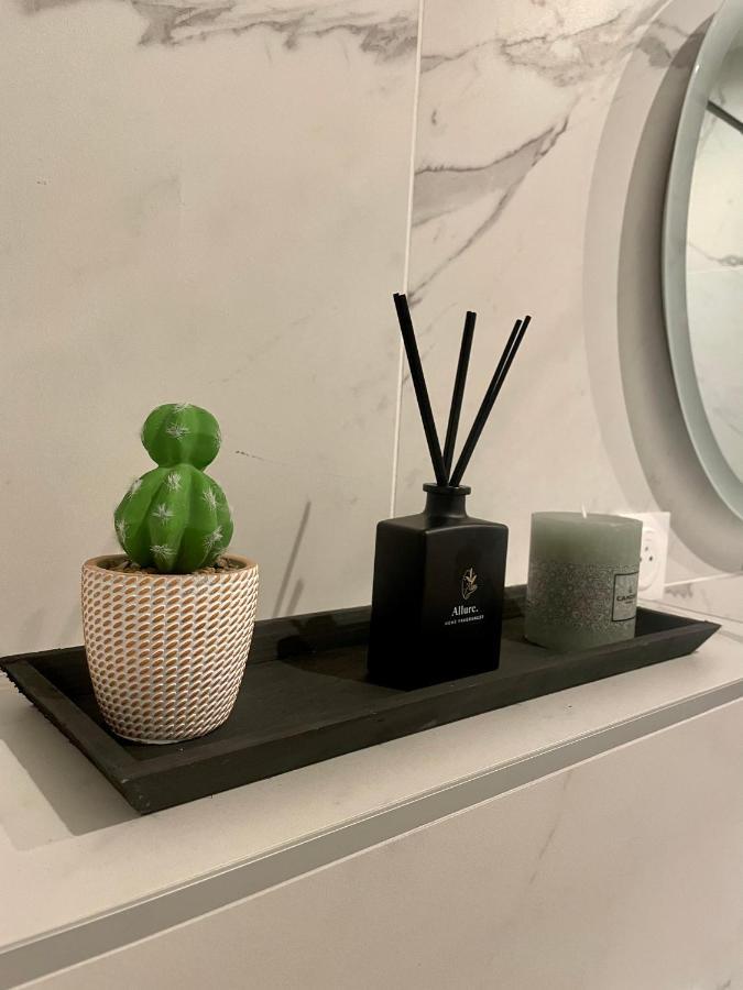 Appartement Avec Jacuzzi 萨瑟纳日 外观 照片